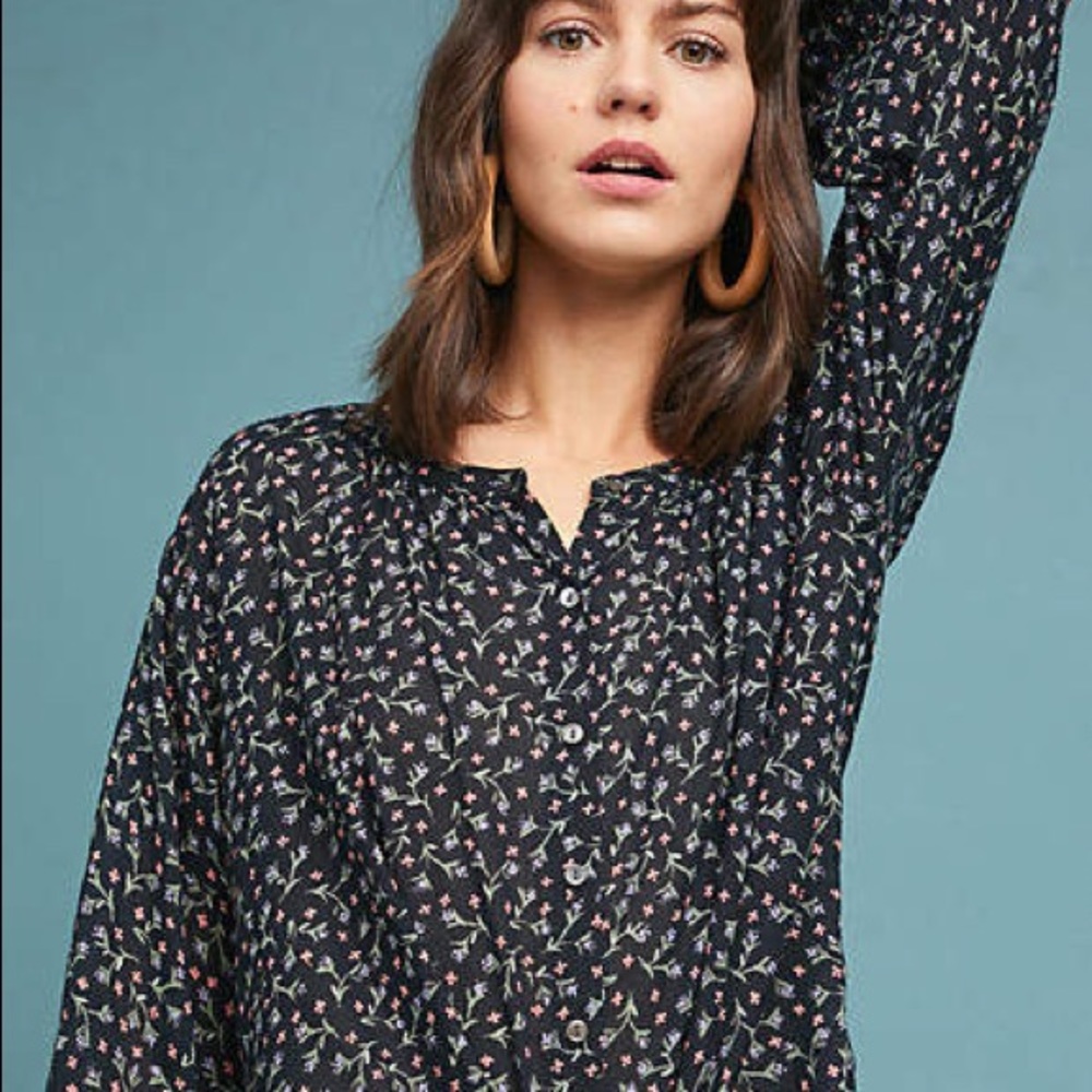 ISO: Velvet by Graham & Spencer Aurora Top